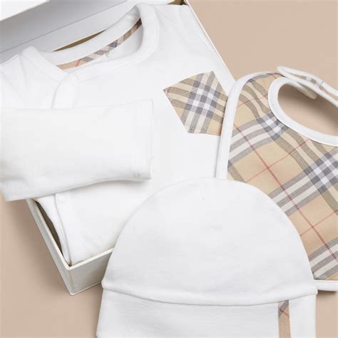 burberry baby bottles|Burberry newborn gift sets.